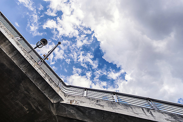포토 JPG 주간 구름 공원 도로 로우앵글 하늘 서울 풍경 사람없음 야외 맑음 고가도로 국내포토 자연요소 공공시설 길 뷰포인트 교통시설 날씨 한국 고속도로 파일형식