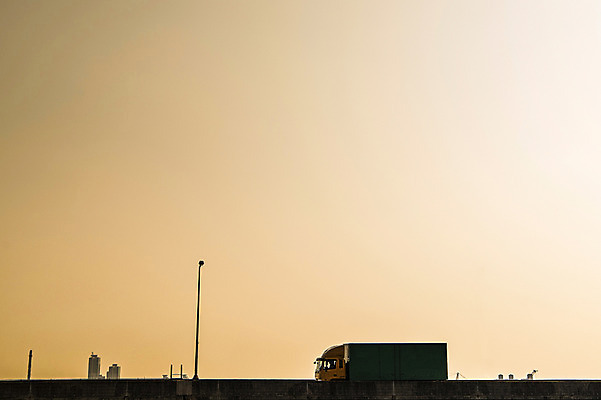 포토 JPG 주간 공원 가로등 하늘 서울 풍경 사람없음 야외 노을 트럭 가교 하늘공원 국내포토 자연요소 건축물 공공시설 자동차 한국 파일형식