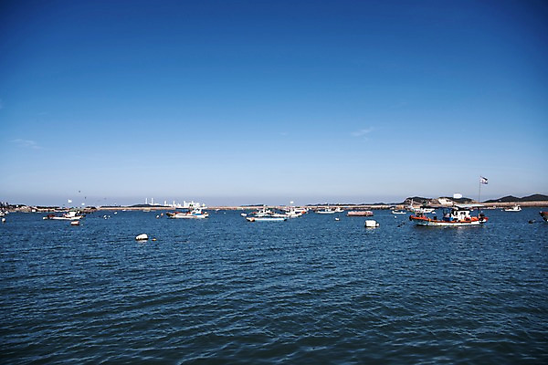 포토 JPG 주간 바다 풍경 사람없음 야외 가을 충청남도 방조제 선박 당진 국내포토 자연요소 계절 수상교통 충청도 파일형식