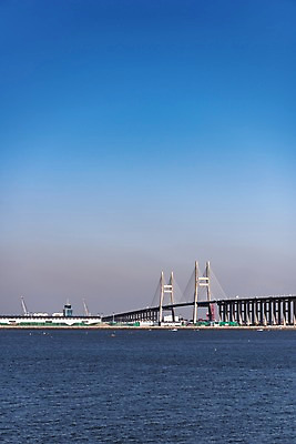 포토 JPG 주간 바다 풍경 사람없음 야외 가을 충청남도 서해대교 가교 평택 국내포토 자연요소 건축물 계절 다리_건축물 충청도 경기도 파일형식