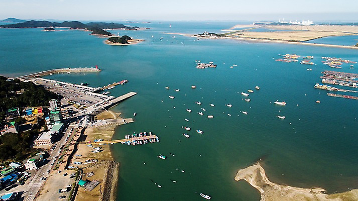 포토 JPG 주간 바다 풍경 사람없음 야외 가을 충청남도 부둣가 항공촬영 선박 당진 국내포토 자연요소 계절 뷰포인트 수상교통 항구 충청도 파일형식