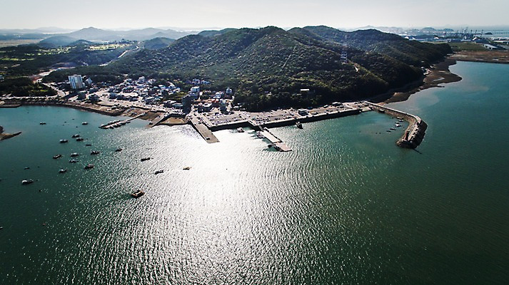 포토 JPG 주간 바다 풍경 사람없음 야외 가을 충청남도 부둣가 항공촬영 선박 당진 국내포토 자연요소 계절 뷰포인트 수상교통 항구 충청도 파일형식