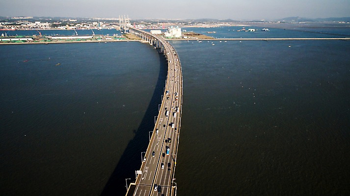 포토 JPG 주간 도로 바다 풍경 사람없음 야외 가을 충청남도 항공촬영 가교 당진 국내포토 자연요소 건축물 계절 길 뷰포인트 교통시설 충청도 파일형식