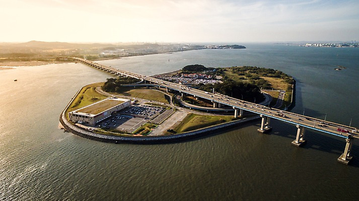 포토 JPG 주간 도로 바다 풍경 사람없음 야외 가을 충청남도 항공촬영 가교 당진 국내포토 자연요소 건축물 계절 길 뷰포인트 교통시설 충청도 파일형식