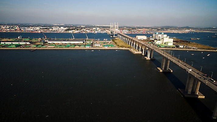 포토 JPG 주간 바다 풍경 사람없음 야외 가을 충청남도 항공촬영 가교 당진 국내포토 자연요소 건축물 계절 뷰포인트 충청도 파일형식