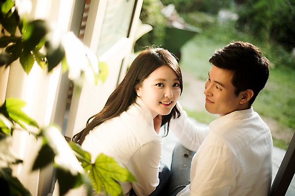 포토 JPG 커플 여자 남자 대학생 대학생라이프 실내 미소 앉기 상반신 20대 성인 두명 뒷모습 캐주얼 청춘 문 다정 한국인 캠퍼스커플 성인만 국내포토 학생 라이프스타일 옷 뷰포인트 컨셉 관계 모션 표정 사람 동양인 청년 내부 파일형식