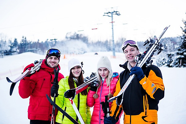 포토 JPG 주간 서양인 모자 여자 남자 겨울 스키 스키장 고글 웃음 들기 여러명 상반신 20대 성인 야외 친구 눈 스키복 폴 국내포토 자연요소 외국인 잡화 옷 계절 다수 관계 모션 날씨 겨울스포츠 표정 사람 청년 스키용품 파일형식