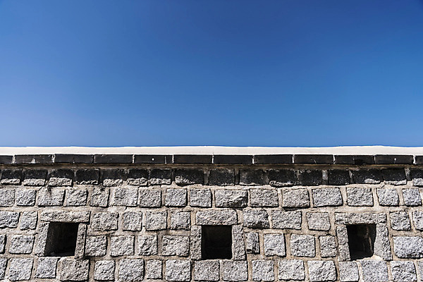 포토 JPG 주간 한국문화 건축물 고건축 하늘 사람없음 야외 세계문화유산 문화재 성 성벽 수원 화성시 국내포토 자연요소 동양문화 건축 한국 경기도 파일형식