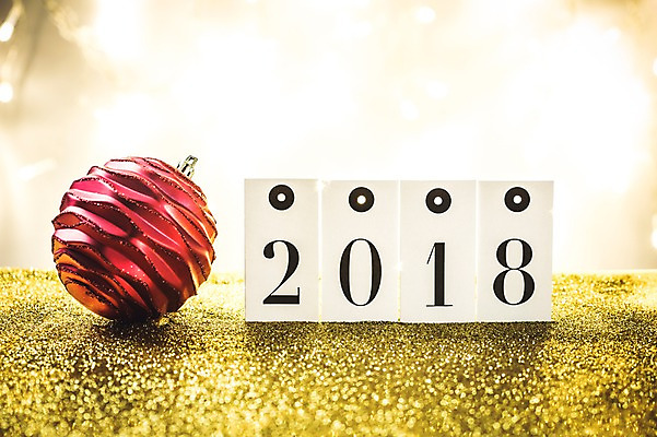 포토 JPG 스튜디오촬영 백그라운드 크리스마스 겨울 실내 이벤트 사람없음 반짝임 장식볼 금색 달력 오브젝트 2018년 오너먼트 국내포토 계절 기념일 컬러 크리스마스장식 모션 내부 장식 연도 파일형식