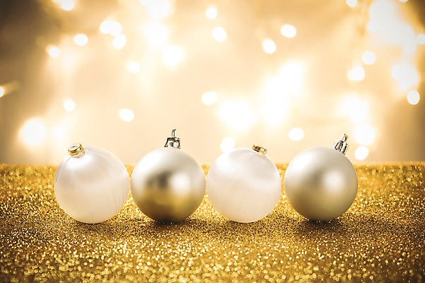 포토 JPG 스튜디오촬영 백그라운드 크리스마스 겨울 실내 이벤트 사람없음 빛 반짝임 장식볼 금색 오브젝트 보케 오너먼트 국내포토 계절 기념일 컬러 크리스마스장식 모션 내부 장식 파일형식