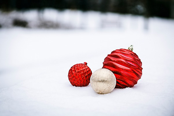 포토 JPG 스튜디오촬영 백그라운드 크리스마스 겨울 실내 이벤트 사람없음 장식볼 눈 오브젝트 오너먼트 국내포토 자연요소 계절 기념일 크리스마스장식 날씨 내부 장식 파일형식