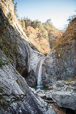 포토 JPG 주간 자연 풍경 사람없음 야외 계곡 폭포 가을 바위 설악산 국내포토 자연요소 계절 산 돌_바위 생태계 인제 파일형식
