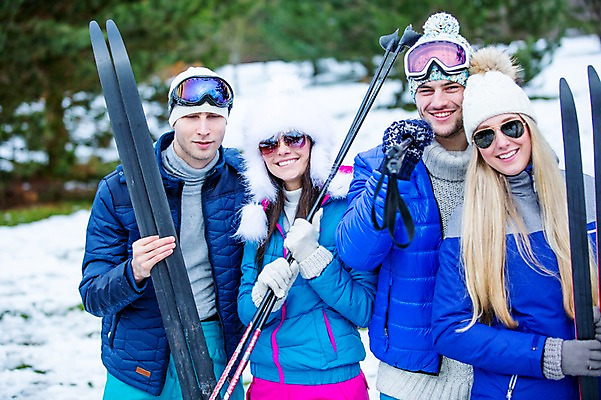 포토 JPG 주간 서양인 외국인 커플 여자 남자 겨울 스키 서기 웃음 여러명 상반신 20대 성인 야외 앞모습 친구 즐거움 폴 스키고글 스키대 스키판 성인만 국내포토 자연요소 계절 감정 뷰포인트 다수 관계 모션 겨울스포츠 표정 사람 인종 청년 스키용품 파일형식