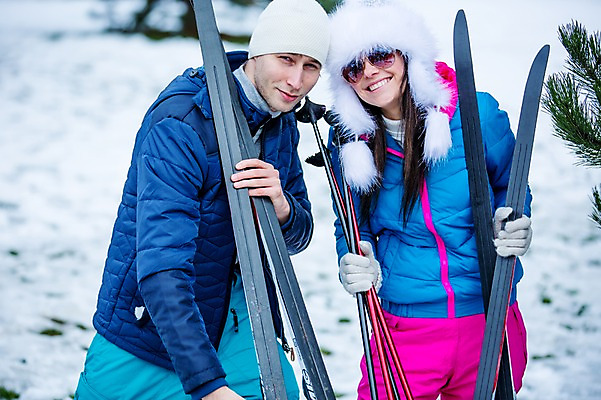포토 JPG 주간 서양인 외국인 여자 남자 겨울 스키 서기 웃음 상반신 20대 성인 야외 두명 앞모습 친구 즐거움 폴 스키대 스키판 성인만 국내포토 자연요소 계절 감정 뷰포인트 관계 모션 겨울스포츠 표정 사람 인종 청년 스키용품 파일형식