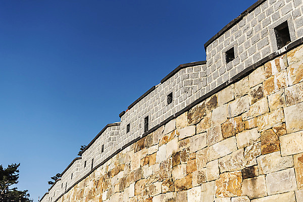 포토 JPG 주간 한국전통 하늘 풍경 사람없음 야외 세계문화유산 벽돌담 수원 성곽길 화성시 국내포토 자연요소 전통 길 벽돌 한국 담장 문화재 경기도 파일형식