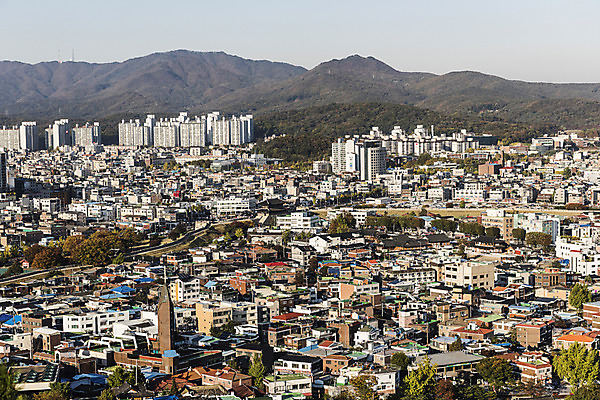 포토 JPG 주간 산 한국 빌딩 사람없음 야외 건물 마을 수원 화성시 국내포토 자연요소 건축물 아시아 경기도 파일형식