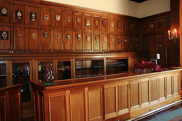 포토 JPG 해외이미지 전통 디자인 섬 여행 캐나다 건축양식 영국 실내 사람없음 내부 건물 목재 장식 세계 여행객 도시 바 재산 콜롬비아 땅 벤쿠버 빅토리아 해외202004 해외포토 나무 건축물 건축 유럽 북아메리카 재료 사람 금융 남아메리카 파일형식 이미지허브