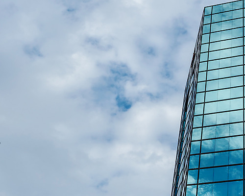 포토 JPG 해외이미지 구름 디자인 외관 백그라운드 비즈니스 건축양식 유리 하늘 성공 미래 사람없음 건물 금융 파란색 빛 사무실 반사 도시 센터 재산 도심 야간 상업 해외202004 해외포토 자연요소 건축물 건축 컬러 컨셉 재질 경제 파일형식 이미지허브