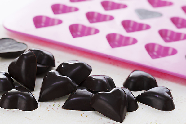 포토 JPG 해외이미지 모양 디저트 발렌타인데이 사탕 사랑 사람없음 과자 초콜릿 하트 마음 심볼 곰팡이 해로움 해외202004 해외포토 감정 음식 컨셉 데이이벤트 파일형식 이미지허브