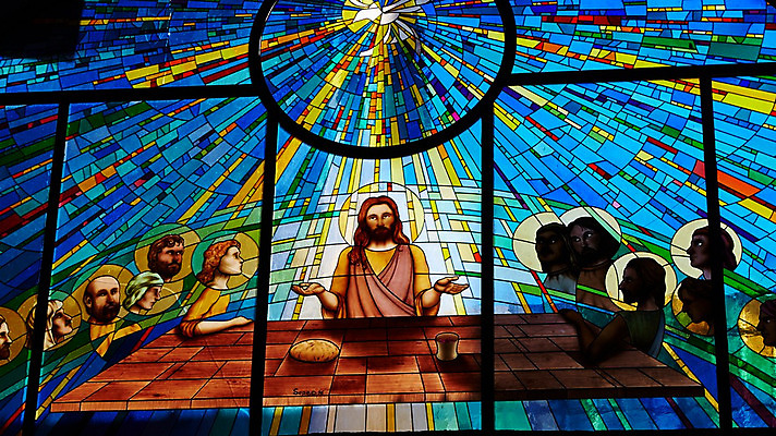 포토 JPG 해외이미지 기독교 종교 빵 창문 유리 탁자 부활절 함께함 미술 사람없음 성당 교회 교사 성경 저녁식사 축하 얼룩 일주일 예수 묘사 그림 증거 신성 스테인드글라스 12 격파 목요일 브뤼셀 성찬식 신앙심 옛날 해외202004 해외포토 직업 기념일 음식 가구 컨셉 종교용품 종교건축 모션 재질 문화예술 건물 숫자 식사 신_종교 요일 파일형식 이미지허브