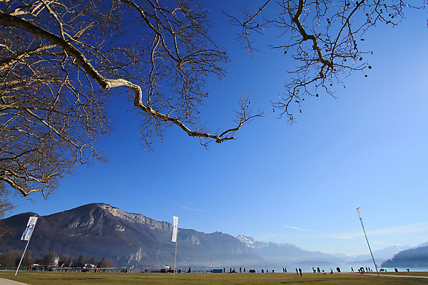 포토 JPG 해외이미지 웰빙 호수 자연 휴가 휴식 산 건강 파노라마 풍경 사람없음 여름 파란색 독서 환경 궁전 프랑스 침대 보트 복지 평야 해외202004 해외포토 계절 유럽 컬러 가구 컨셉 고건축 배_교통 촬영기법 사회이슈 생태계 파일형식 이미지허브