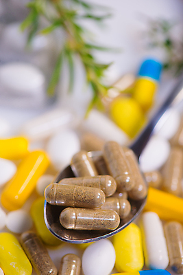 포토 JPG 해외이미지 꽃 음식 채소 전구 사람없음 치료 알약 약 약재 약초 허브 준비 시트 테라피 자연요법 정물화 해외202004 해외포토 식물 의학 뷰티 풀_식물 그림 파일형식 이미지허브