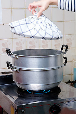 포토 JPG 해외이미지 전통 손 문화 음식 태국 불 디저트 건강 요리 동양인 사람없음 장식 컵 우유 뚜껑 흰색 신선 오픈 개울 달콤 맛 냄비 작음 설탕 크림 밀가루 코코넛 푸딩 백자 커스터드 해외202004 해외포토 자연요소 식기 아시아 컬러 컨셉 과일 유제품 인종 신체부위 강 도자기 솥 크기 가루 파일형식 이미지허브