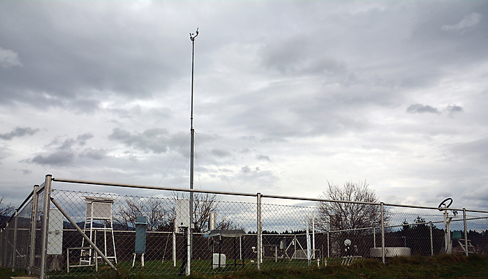 포토 JPG 해외이미지 날씨 사람없음 장비 기구 역 예측 측정 해외202004 해외포토 컨셉 교통시설 파일형식 이미지허브