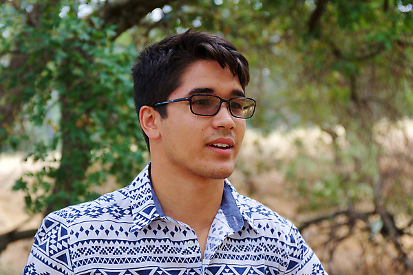 포토 JPG 해외이미지 나무 공원 남자 행복 안경 얼굴 학교 자연 한명 사람 동양인 소년 성인 야외 10대 초록색 선글라스 맑음 흰색 히스패닉 해외202004 해외포토 식물 1 잡화 공공시설 교육 감정 어린이 컬러 청소년 날씨 인종 신체부위 생태계 파일형식 이미지허브