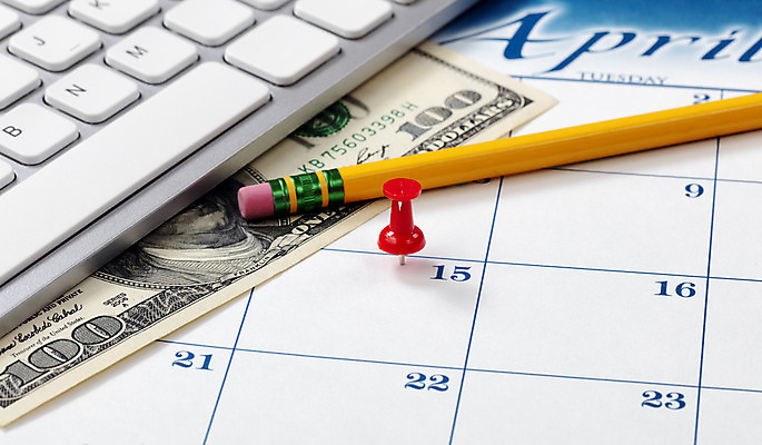 포토 JPG 해외이미지 돈 비즈니스 사람없음 빨간색 금융 컴퓨터 연필 미국 달력 키보드 닫기 압정 4월 연도 법 회계 빚 마감 세금 수입 정부 조언 환불 해외202004 해외포토 컬러 북아메리카 모션 학용품 경제 전자제품 필기구 사무용품 날짜 재산 파일형식 이미지허브