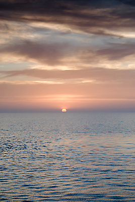 포토 JPG 해외이미지 구름 물결 모래 바다 섬 하늘 사람없음 야외 햇빛 태양 일출 힘 새벽 연결 썰물 긍정 천국 수평선 해외202004 해외포토 자연요소 컨셉 노을 파일형식 이미지허브
