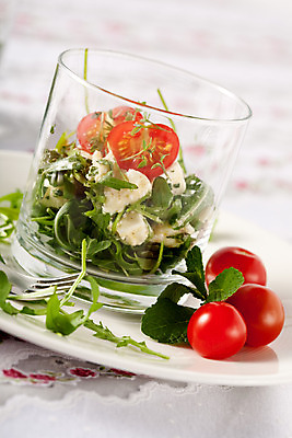 포토 JPG 해외이미지 음식 토마토 채소 유리 건강 사람없음 빛 식사 샐러드 로켓 점심식사 저칼로리 해외202004 해외포토 재질 파일형식 이미지허브