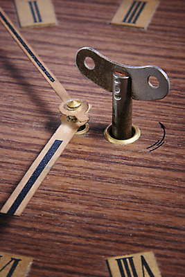 포토 JPG 해외이미지 벽 시계 열쇠 사람없음 목재 금속 시간 손목시계 복고 고립 굴곡 로마인 해외202004 해외포토 나무 재료 장신구 재질 인종 파일형식 이미지허브