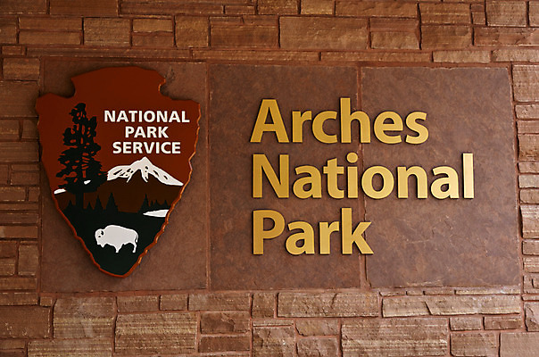 포토 JPG 해외이미지 공원 여행 자연 사람없음 야외 빨간색 미국 재산 사인 내추럴 해외202004 해외포토 공공시설 컬러 북아메리카 금융 생태계 파일형식 이미지허브