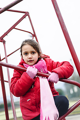 포토 JPG 해외이미지 백인 라이프스타일 공원 여자 행복 어린이 컨셉 놀이 프레임 농구 한명 미소 사람 소녀 야외 운동 바구니 기쁨 게임 원숭이 놀이터 철 테두리 오르기 열광 법정 해외202004 해외포토 서양인 1 공공시설 감정 포유류 모션 표정 건강 생활 구기 파일형식 이미지허브