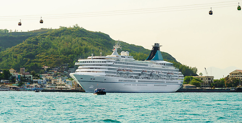 포토 JPG 해외이미지 여행 휴가 사람없음 물 항구 희망 보트 고급 매끈함 큼 크루즈 묶기 정박 흥분 함선 해외202004 해외포토 자연요소 감정 컨셉 배_교통 교통시설 모션 감각 크기 파일형식 이미지허브