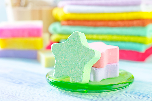 포토 JPG 해외이미지 별 사람없음 초록색 수건 쌓기 스파 오브젝트 스파용품 비누 해외202004 해외포토 자연요소 컬러 모션 위생용품 파일형식 이미지허브