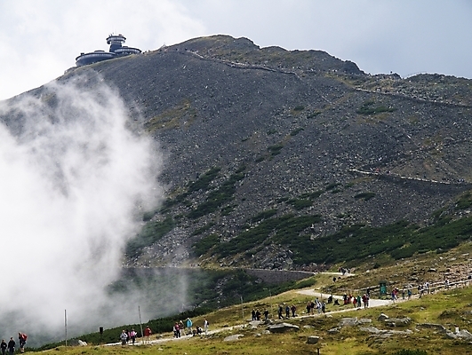 포토 JPG 해외이미지 여행 배낭 자국 산 사람없음 여름 여행객 트래킹 배낭여행 백패커 선로 절정 해외202004 해외포토 계절 가방 레저 사람 파일형식 이미지허브