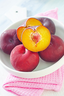 포토 JPG 해외이미지 접시 계절 음식 잎 다이어트 채소 과일 재료 자연 탁자 디저트 건강 사람없음 목재 옆모습 초록색 여름 파란색 태양 샐러드 바위 신선 오픈 조미료 그룹 달콤 맛 유혹 자르기 상쾌 유기농 자두 흙더미 숙성 채식주의자 해외202004 해외포토 자연요소 나무 식물 식기 웰빙 감정 뷰포인트 컬러 가구 컨셉 모션 흙 돌_바위 생태계 채식 향미료 파일형식 더미 이미지허브