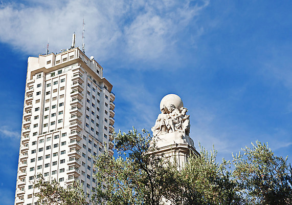 포토 JPG 해외이미지 공원 유럽 여행 휴가 거리 사람없음 건물 조각상 숫자 여행객 정원 바위 사찰 센터 스페인 분수 정사각형 문학 청동 천연기념물 넣기 라이더 루트 마드리드 해외202004 해외포토 도형 문자 건축물 공공시설 나라 종교건축 모션 사람 조형물 돌_바위 파일형식 이미지허브