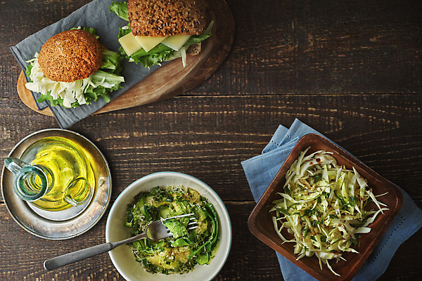 포토 JPG 해외이미지 음식 빵 백그라운드 포크 다이어트 채소 탁자 치즈 파스타 샌드위치 건강 요리 사람없음 목재 가로 초록색 파란색 세트 갈색 노란색 샐러드 흰색 신선 사발 먹기 국수 냅킨 양배추 주키니 채식주의자 비건 해외202004 해외포토 나무 식기 컬러 가구 재료 모션 유제품 서양음식 면류 사기그릇 채식 파일형식 이미지허브