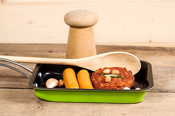 포토 JPG 해외이미지 접시 음식 단풍 육류 돼지고기 요리 사람없음 목재 튀김 흰색 신선 뜨거움 소시지 머리위 땅바닥 해로움 해외202004 해외포토 나무 식기 컬러 컨셉 잎 식재료 재료 바닥 가공식품 파일형식 이미지허브