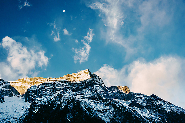 포토 JPG 해외이미지 구름 백그라운드 자연 하늘 산 파노라마 풍경 경사 사람없음 파란색 일출 상점 달 황무지 고도 산등성이 지역 암초 네팔 멀리 산악지대 절정 히말라야 해외202004 해외포토 자연요소 아시아 컬러 촬영기법 노을 생태계 파일형식 산맥 이미지허브