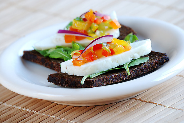 포토 JPG 해외이미지 빵 다이어트 채소 양파 피망 치즈 샌드위치 건강 사람없음 컬러풀 갈색 다이어리 검은색 식사 빵집 샐러드 맛 아침식사 먹기 채식주의자 해외202004 해외포토 음식 컬러 컨셉 모션 유제품 상점 사무용품 채식 파일형식 이미지허브