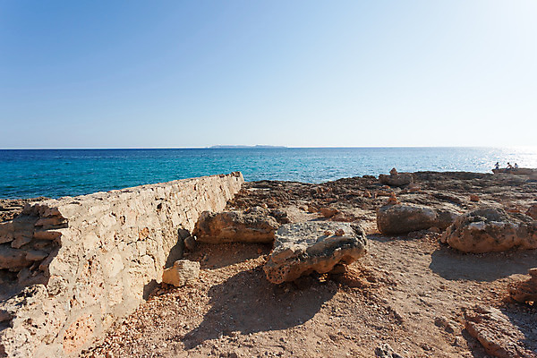 포토 JPG 해외이미지 유럽 바다 여행 오렌지 자연 하늘 휴가 조명 풍경 사람없음 물 여름 파란색 빛 컬러풀 햇빛 평화 맑음 일몰 새벽 광선 황무지 스페인 순수 엽서 암초 빛망울 수평선 해외202004 해외포토 자연요소 계절 나라 컬러 컨셉 과일 날씨 태양 노을 편지 생태계 파일형식 이미지허브