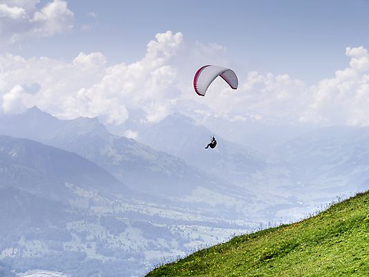 포토 JPG 해외이미지 주간 하늘 산 풍경 사람없음 야외 비행 파일럿 스위스 알프스 낙하산 패러글라이딩 글라이더 해외202004 해외포토 자연요소 직업 유럽 스포츠 파일형식 이미지허브