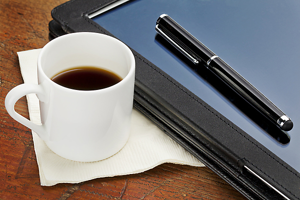 포토 JPG 해외이미지 커피 컨셉 비즈니스 사람없음 컵 컴퓨터 펜 흰색 우아함 냅킨 해외202004 해외포토 식기 음료 컬러 전자제품 필기구 파일형식 이미지허브