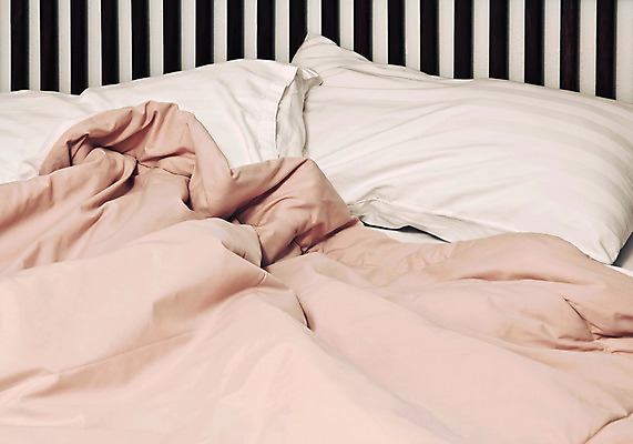 포토 JPG 해외이미지 백그라운드 베개 사람없음 침실 덮개 침대 담요 회의실 덮기 퀼트 해외202004 해외포토 가구 침구 모션 뚜껑 파일형식 이미지허브