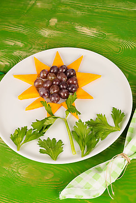 포토 JPG 해외이미지 접시 음식 과일 부분 포도 해바라기 디저트 건강 요리 사람없음 장식 가로 컬러풀 식사 서빙 망고 숙성 해외202004 해외포토 식기 꽃 컬러 열대과일 파일형식 이미지허브