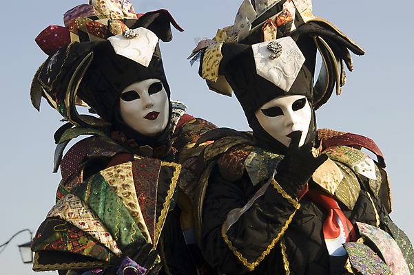 포토 JPG 해외이미지 주간 건축양식 가면 야외 이탈리아 베네치아 변장 중세의상 카니발축제 해외202004 해외포토 자연요소 건축 유럽 축제 전통의상 파일형식 이미지허브